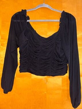 Kirious Black Ruched Long-Sleeve Crop Top
